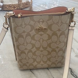 Coach Mollie Bucket Bag